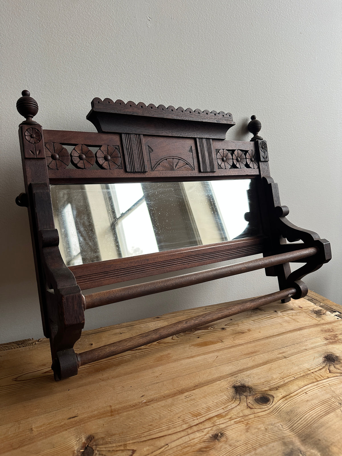 Eastlake Mirrored Towel Rack
